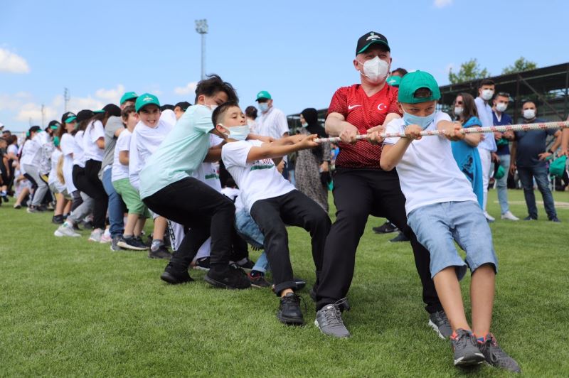 Yeteneklerini sergilemek isteyen Spor Şölenine koştu
