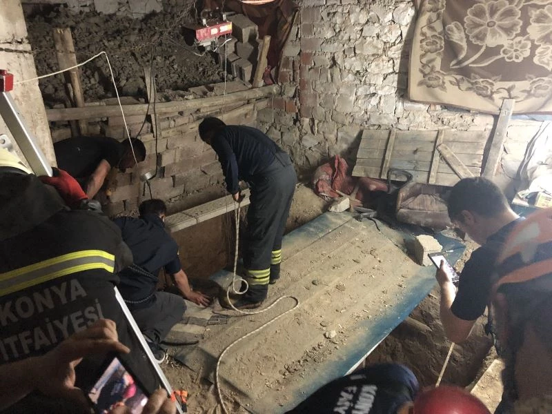 Evinin bodrumunda kuyu kazarken göçükte kaldı
