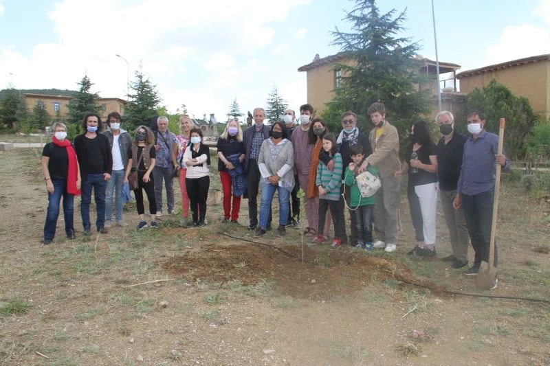 Vefat eden müzik yapımcısı Hasan Saltık’ın adı Sonsuz Şükran Köyü’nde yaşatılacak
