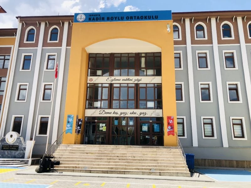 Isparta’da ortaokul öğrencilerinden kavşaklara yeni sinyalizasyon projesi
