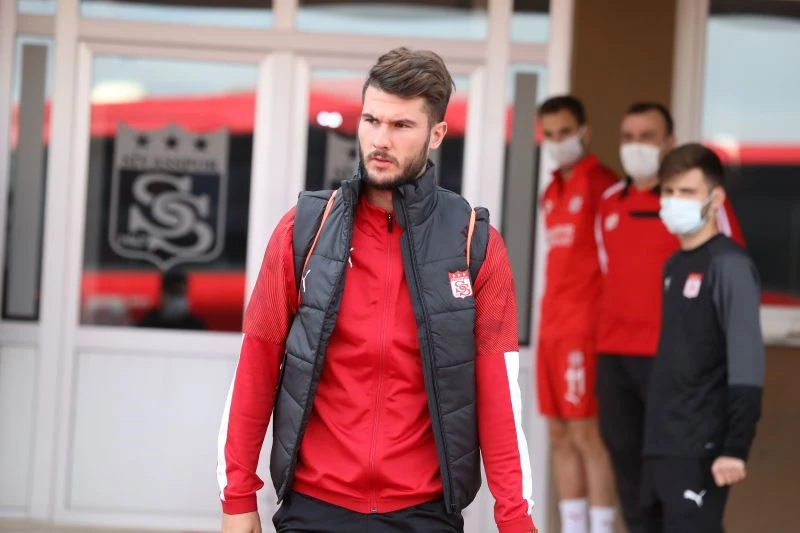 Sivasspor’da Robin Yalçın takımdan ayrılıyor!
