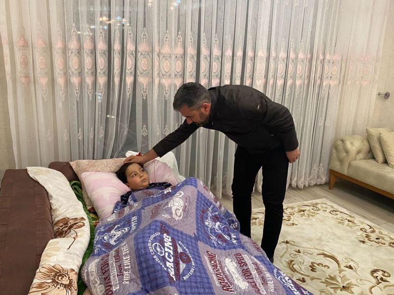 Başkan Ertuğrul Çetin, hasta ziyaretlerini aksatmıyor
