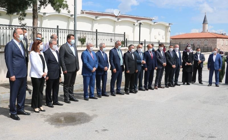 Edirne’de yanan 140 yıllık tarihi Böcek Mektebi için ilk çivi çakıldı
