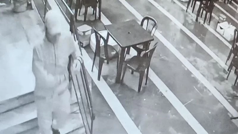 Hırsız sokağa çıkma kısıtlamasında üç muhtarlığa ve çay bahçesine girdi
