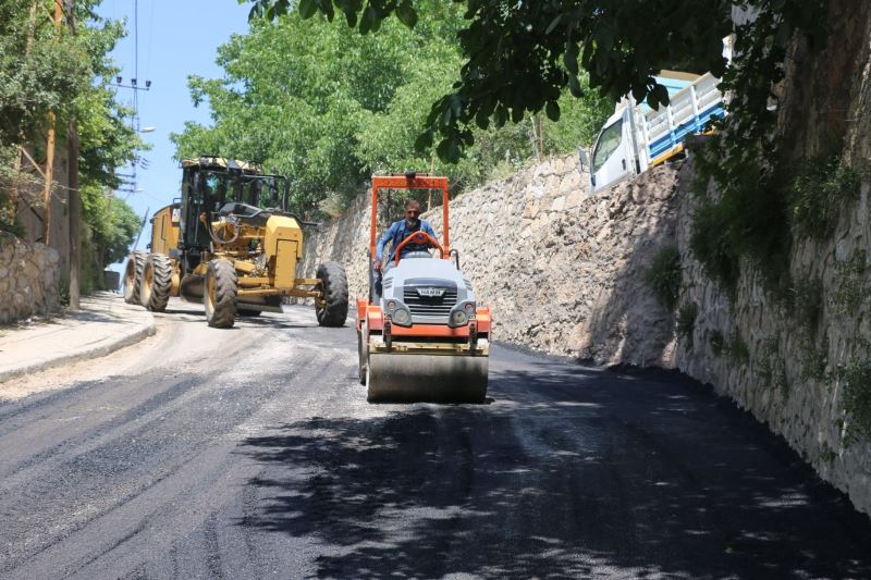 Bitlis Belediyesinden sıcak asfalt çalışması
