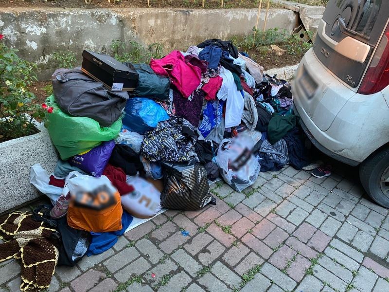 Ataşehir’de tekstil kumbarasını soyan hırsızlar yakalandı
