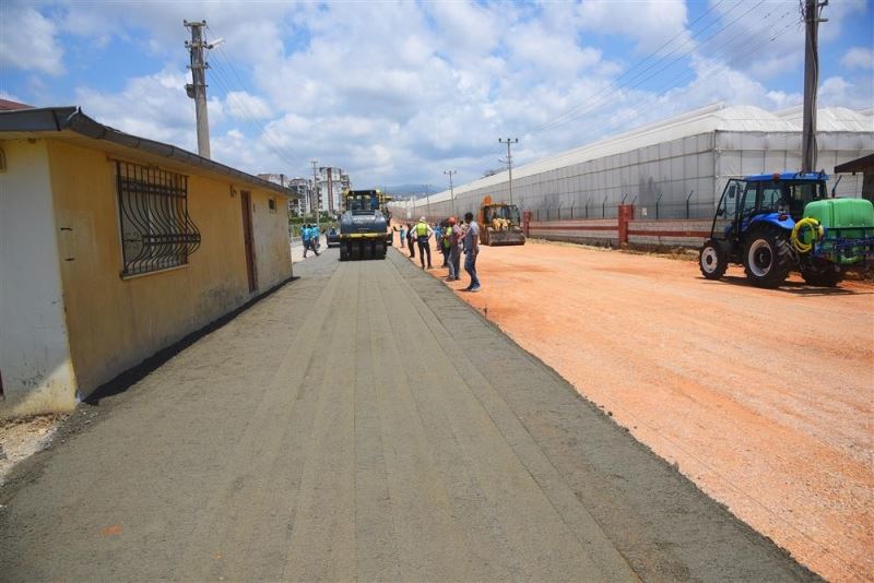 Alanya’da yollarda yeni beton yol uygulaması

