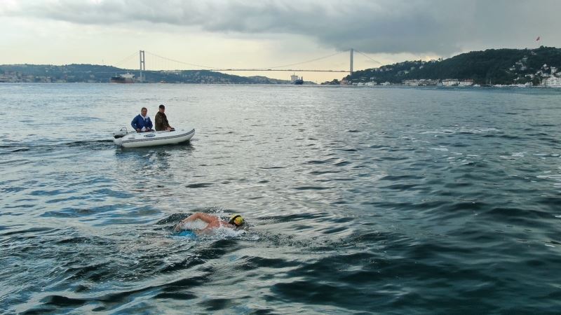 (ÖZEL) Mersin’den Kıbrıs’a yüzmek için İstanbul Boğazında antrenman
