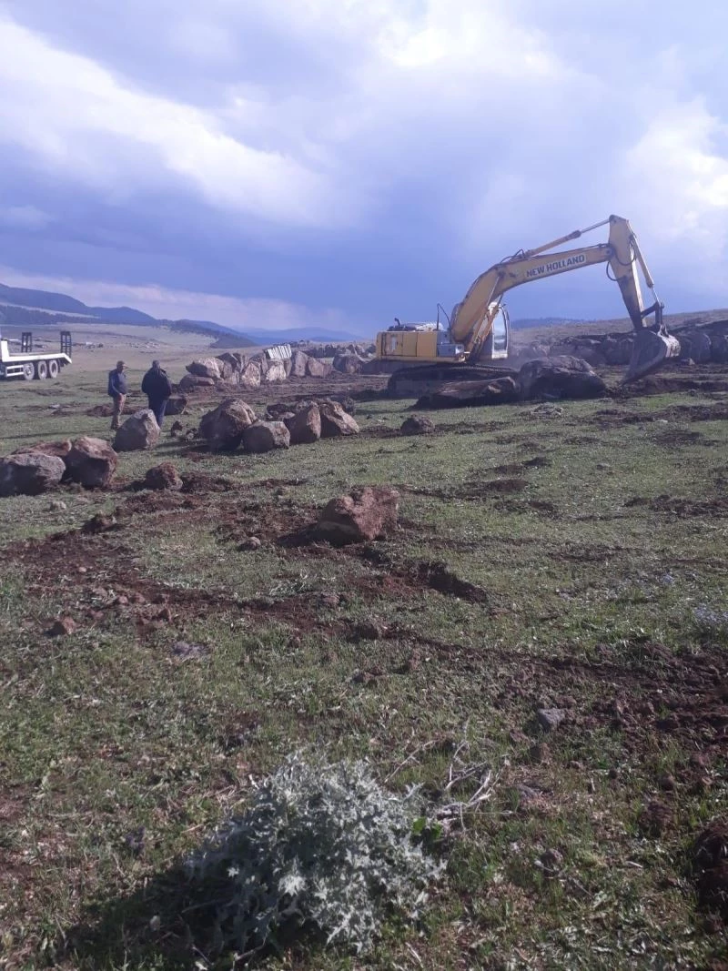 Şenkaya Belediyesi’nden çiftçiler için yoğun mesai
