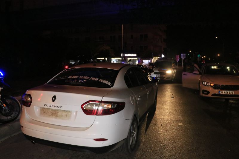 Polisten kaçan alkollü sürücü 2 kilometre kovalamanın ardından taksiye çarpınca yakalandı
