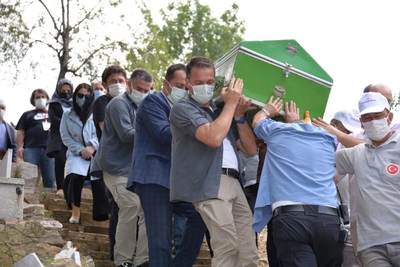 Huzurevinin Mehmet Ali amcası son yolculuğuna uğurlandı
