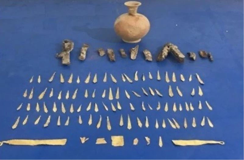 Romalılardan kalma altın tacı satamadan yakalandılar
