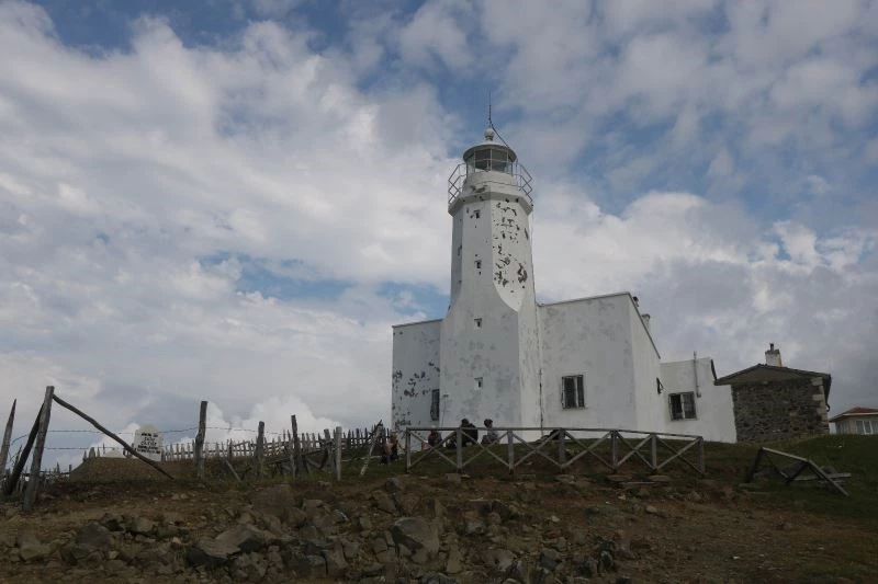 Türkiye’nin en kuzeyindeki deniz feneri yaza gelin gibi hazırlanıyor

