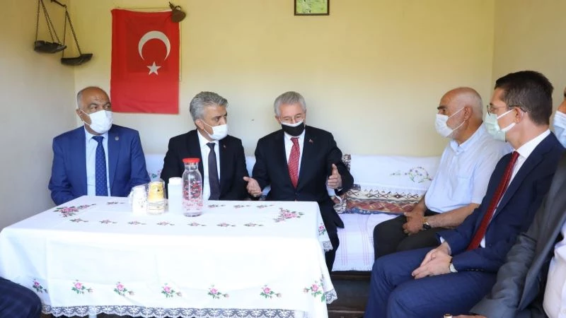 Validen Songül öğretmenin ailesine taziye ziyareti
