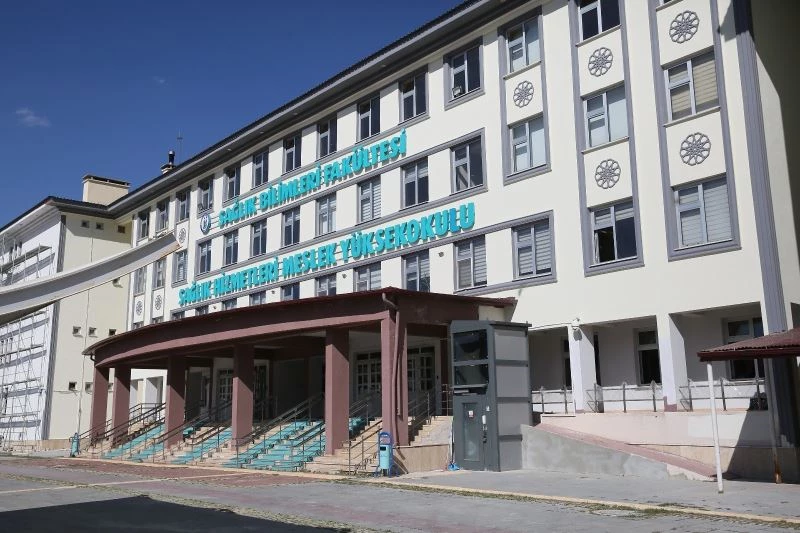 Bayburt Üniversitesinde engelli personel istihdamı Türkiye ortalamasının üstünde
