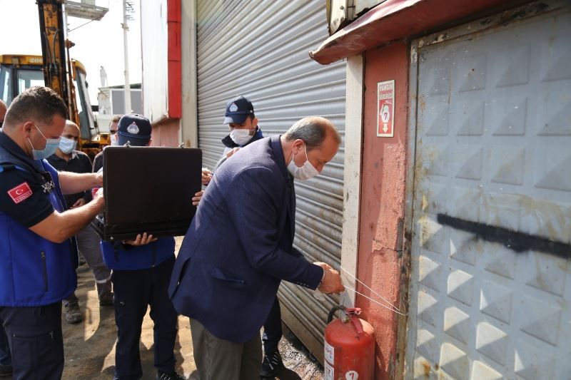 İzmit Körfezi’ni kırmızıya bürüyen o firmanın kapısına mühür vuruldu
