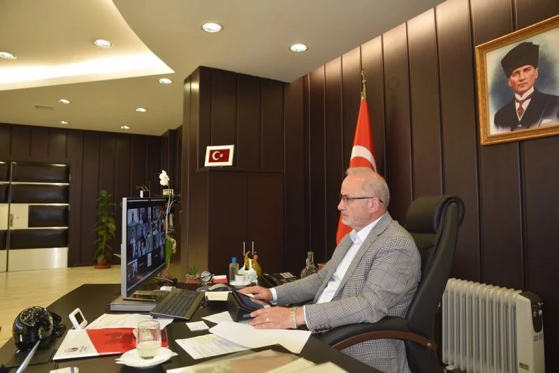 Rektör Ünal, ‘Yüksek Din Öğretimi Çalıştayı’nda fikir ve önerilerini paylaştı
