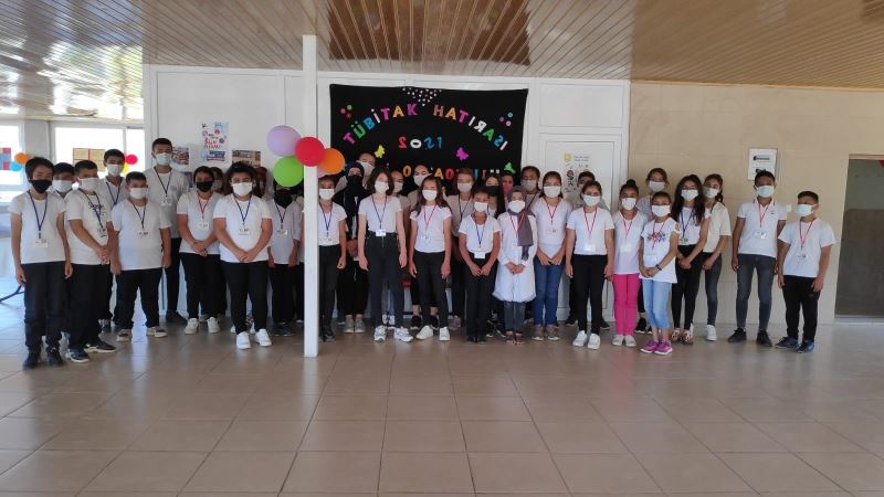 Bozyazı Gazi Ortaokulunda ’4006 TÜBİTAK Bilim Fuarı’ açıldı
