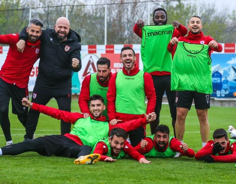 Samsunspor’da sözleşmesi biten 15 oyuncudan 9’uyla yollar ayrıldı