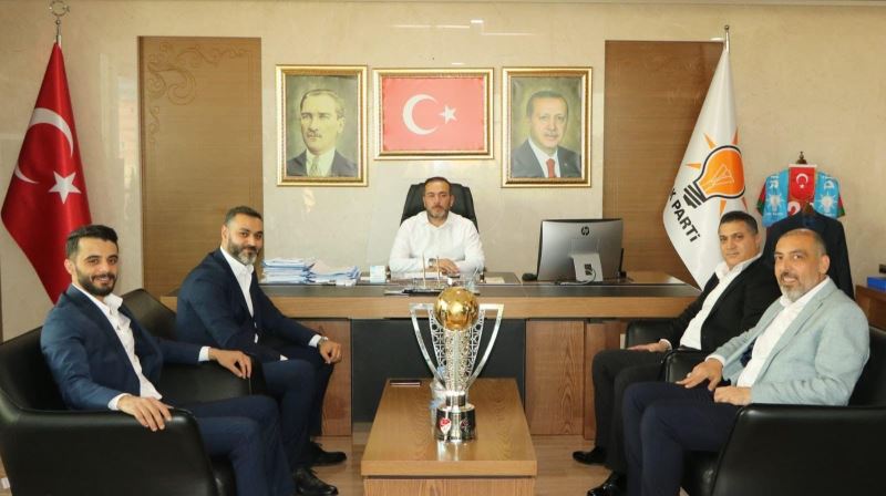 Diyarbekirspor’dan Vali Karaloğlu’na kupalı ziyaret
