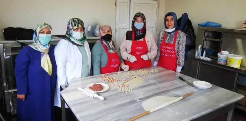 Ev hanımlarına aşçılık kursu
