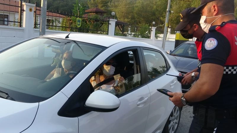 Hafta sonu tatilcileri Marmaris giriş noktasında uzun kuyruklar oluşturdu
