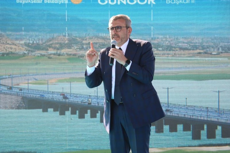 AK Parti’li Ünal: “Amerika’dan medet uman bir muhalefetle karşı karşıyayız”
