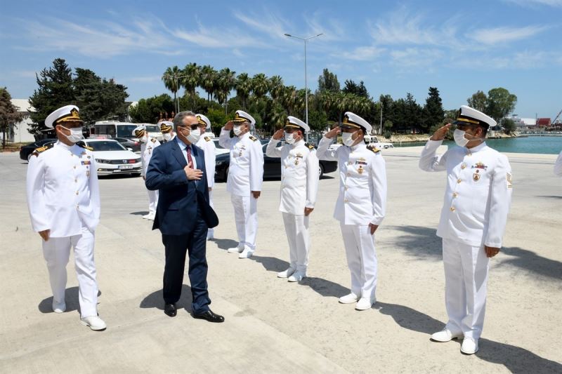 Vali Su, Sahil Güvenlik Akdeniz Bölge Komutanlığını ziyaret etti
