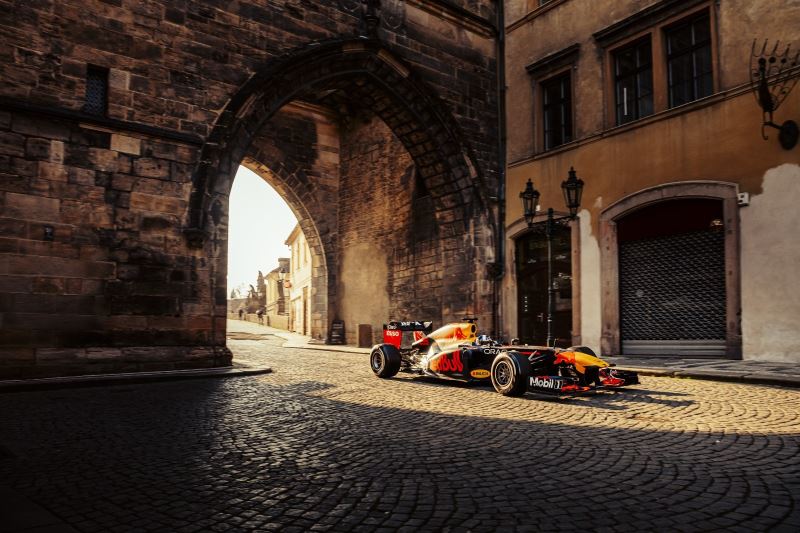 Red Bull Racing’in ilk 2021 Formula 1 Yol Macerası “Kaleden Kaleye”, Çekya ve Slovakya’yı keşfediyor
