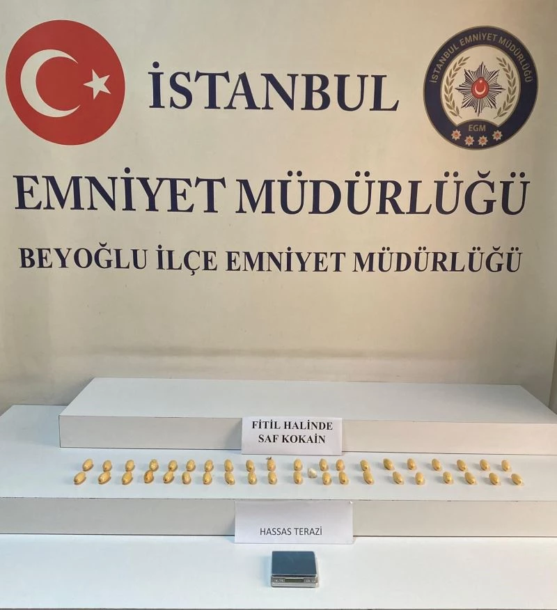 (ÖZEL) Bağırsağında getirdiği uyuşturucuyu satarken polise yakalandı
