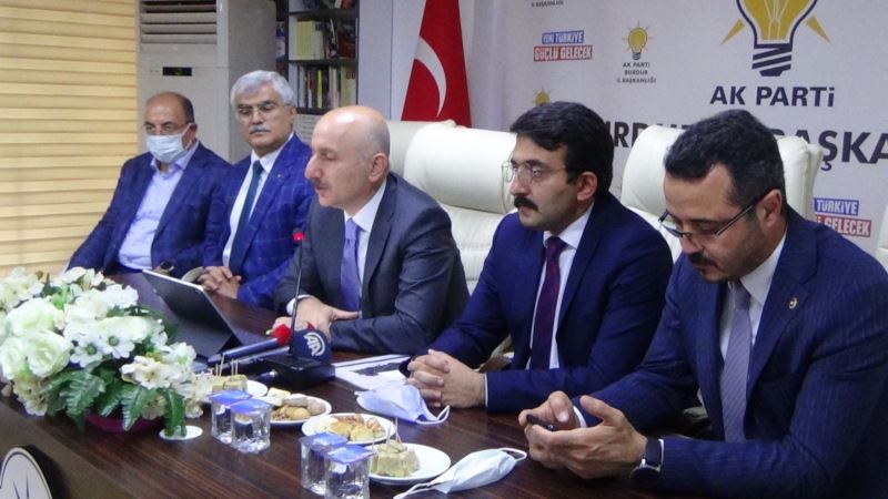 Ulaştırma Bakanı Karaismailoğlu: “Yapılması planlanan her yatırıma engel olmaya çalışıyorlar”
