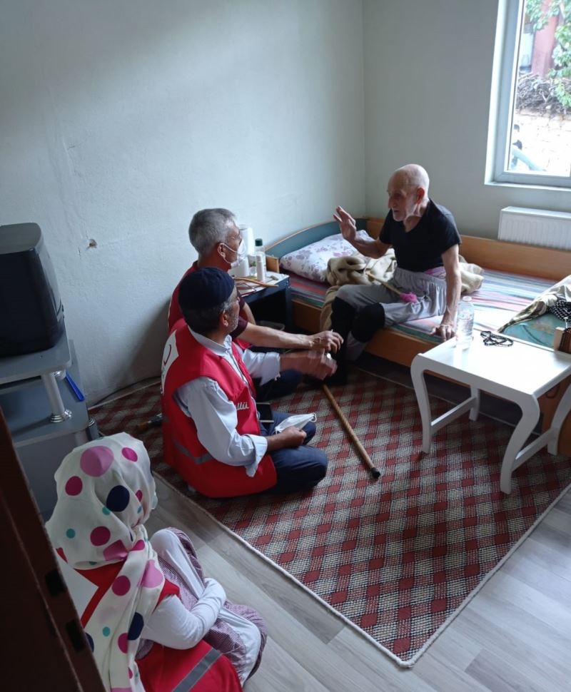 Türk Kızılayı’ndan Dicle’de engelli, hasta ve yaşlı ailelere ziyaret
