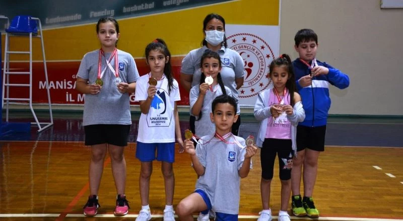Yunusemreli sporcular valilik kupasında 11 madalya kazandı
