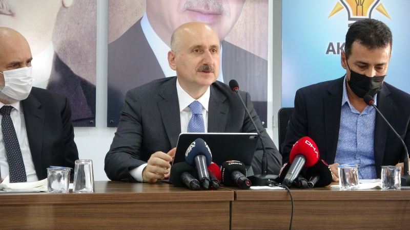 Bakan Karaismailoğlu: “Demirel’i Boğaziçi Köprüsü için eleştiren zihniyet bugün de Kanal İstanbul için değişmedi”
