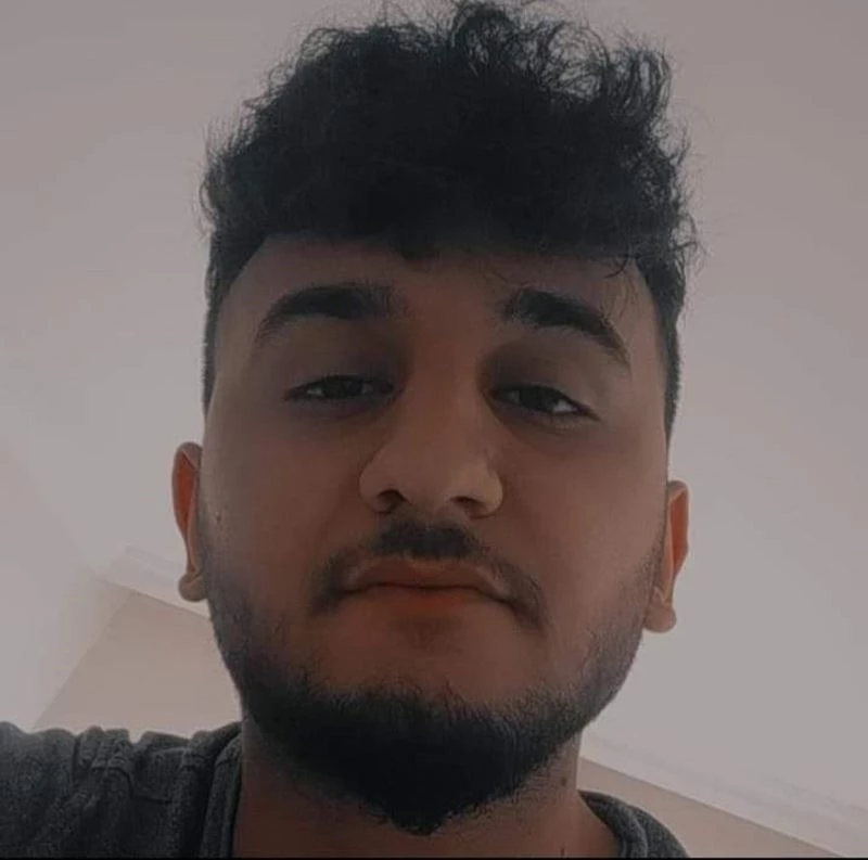 Yardım etmek isterken dalgalara kapılıp boğuldu
