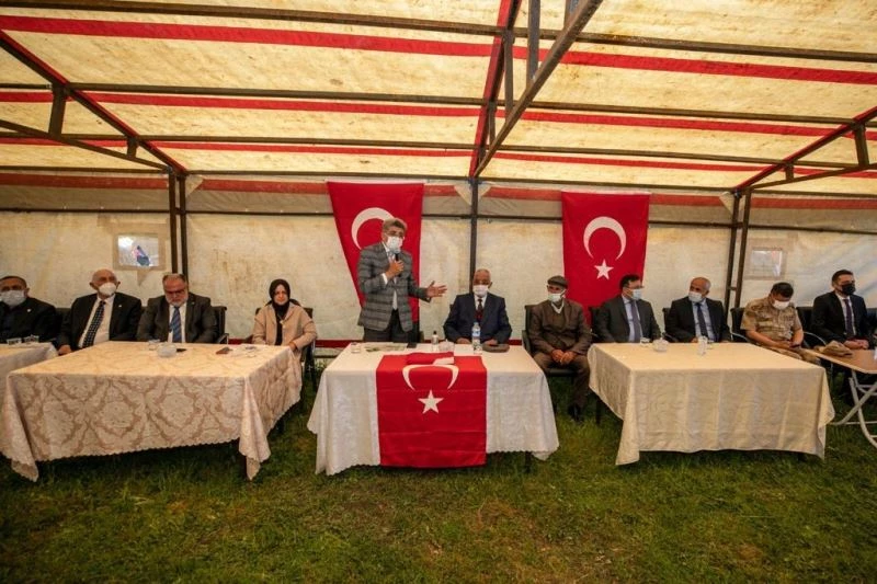 Çaldıran’da husumetli aileler barıştırıldı
