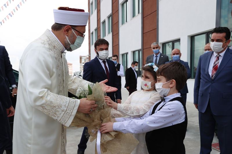 Diyanet İşleri Başkanı Erbaş: “Medeniyetimizin temeli ilme dayanıyor”
