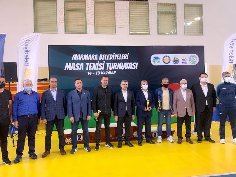 Masa tenisi turnuvasında kazanan Sakaryalı sporcular oldu
