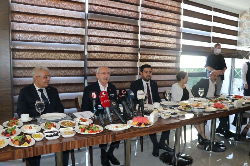 CHP Genel Başkanı Kılıçdaroğlu Kılıçdaroğlu: “HDP Genel Başkanı ‘İttifak yapmayacağız’ dedi”
