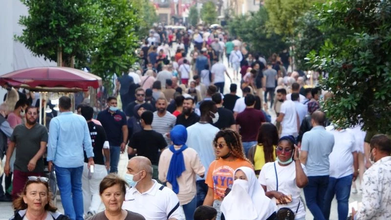 İstiklal Caddesi’nde sokağa çıkma kısıtlaması unutuldu
