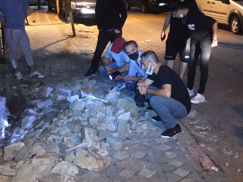 Zeytinburnu’nda yılan paniği mahalleliyi sokağa döktü
