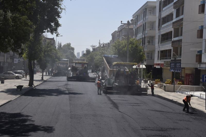 Büyükşehir, Ordu Caddesi’nin asfaltını yeniledi
