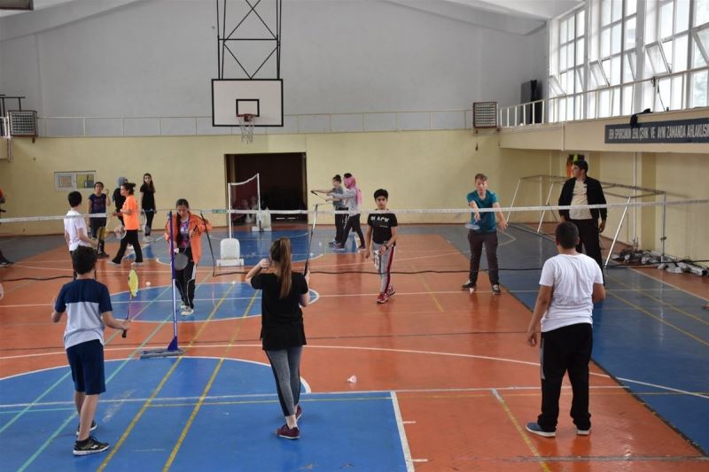 Isparta’da pandemi nedeniyle ara verilen ücretsiz yaz spor okulları yeniden başlıyor
