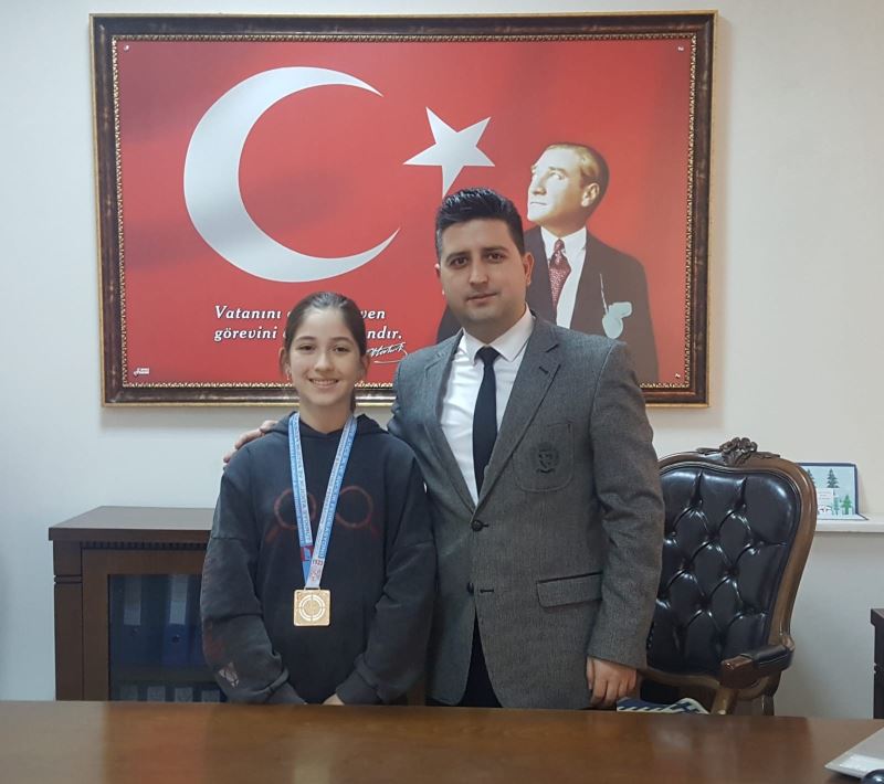 Köşklü Zeynep Türkiye birincisi oldu
