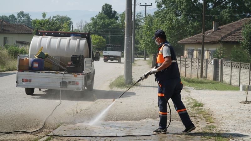 Parklar da dezenfektanlı sularla temizlendi
