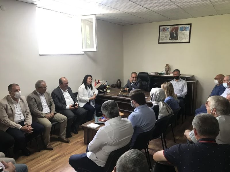 İskenderoğlu, muhtarların taleplerini dinledi
