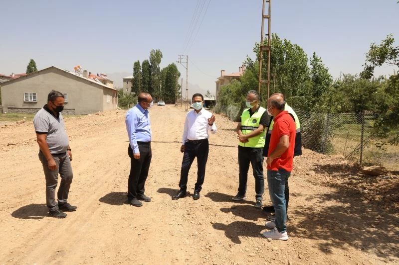 İpekyolu Belediyesinden yol açma atağında
