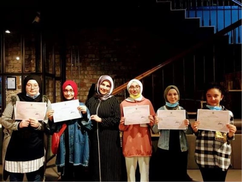 Kur’an-ı Kerim ve dini bilgiler derslerine katılan öğrencilere belgeleri verildi
