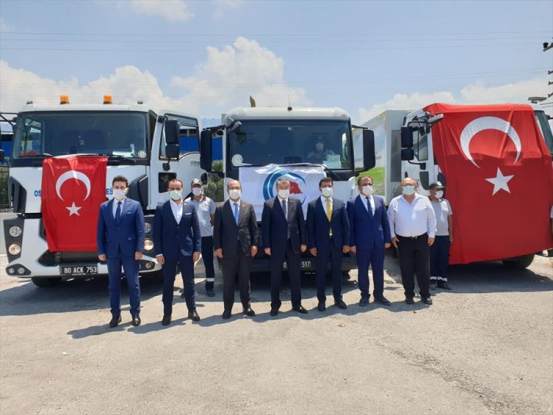 Çevre ve Şehircilik Bakanlığınca Kadirli ve Sumbas ilçelerine çöp toplama kamyonları ile vidanjör hibe edildi