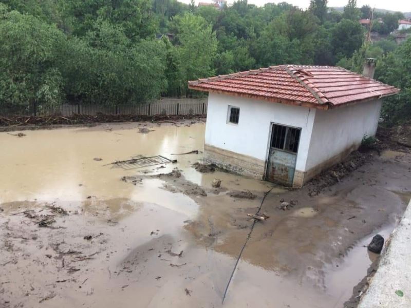 Boğazkale’yi yağış vurdu, tarım arazileri sular altında kaldı
